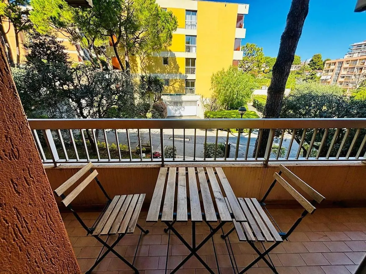 Condo In A Private Residence With Pool Nice 0*,  France